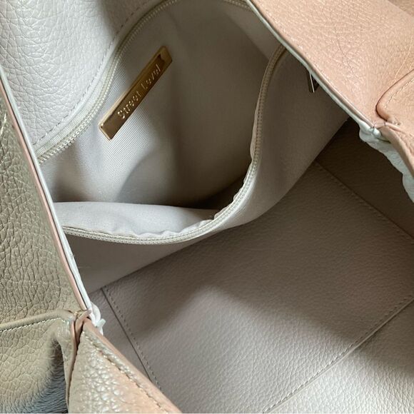 Street Level reversible tan/cream soft faux leather shoulder bag - Picture 10 of 15